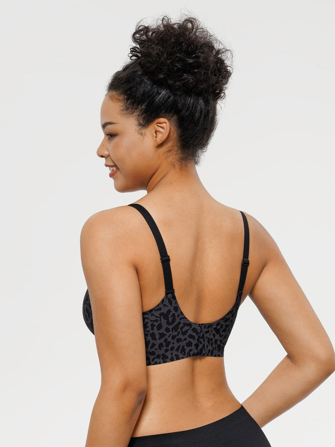Popilush® Seamless Breathable Contour Plunge Bra