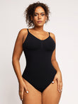 Popilush® Seamless Bodysuit - Model in black shapewear